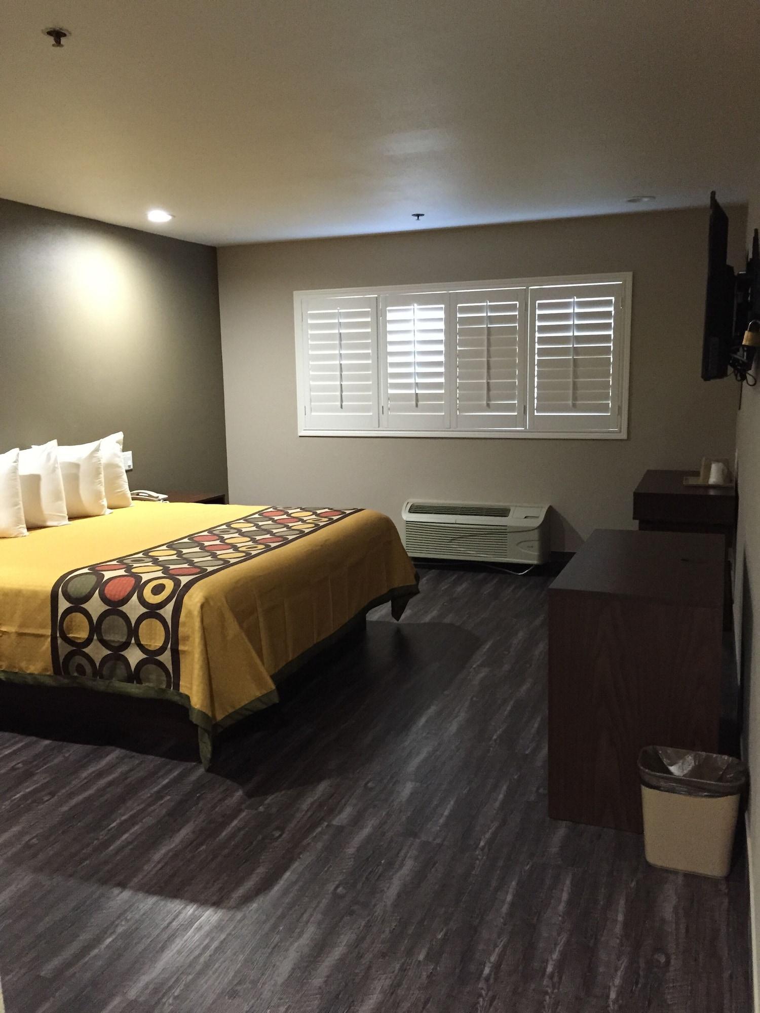 Super 8 By Wyndham National City Chula Vista Εξωτερικό φωτογραφία