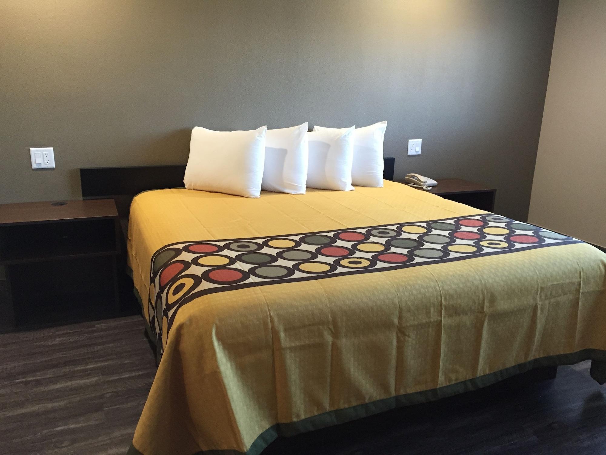 Super 8 By Wyndham National City Chula Vista Εξωτερικό φωτογραφία