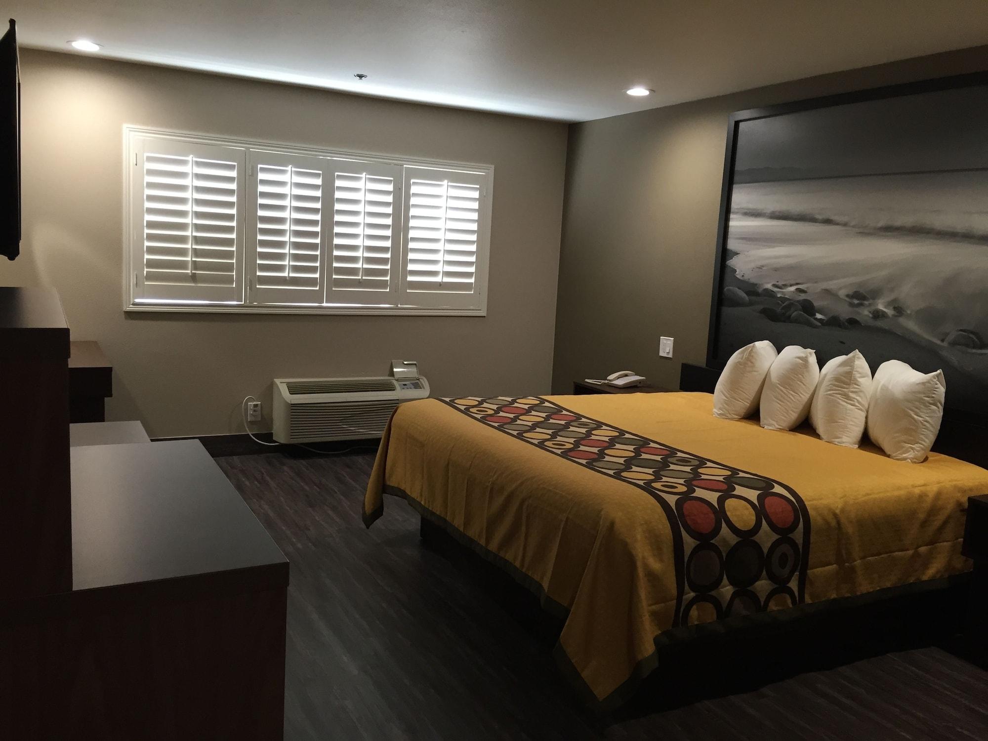 Super 8 By Wyndham National City Chula Vista Εξωτερικό φωτογραφία
