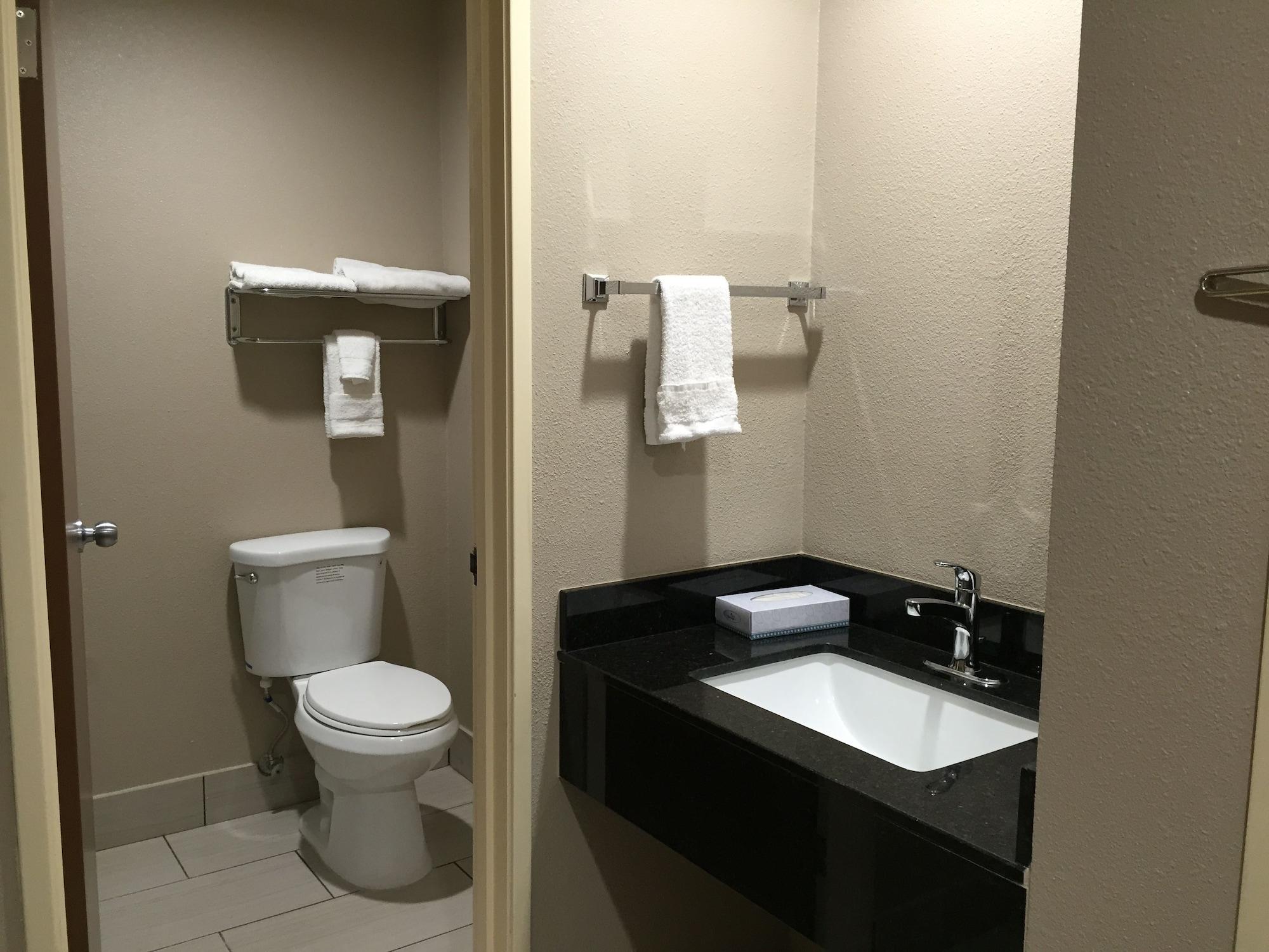 Super 8 By Wyndham National City Chula Vista Εξωτερικό φωτογραφία