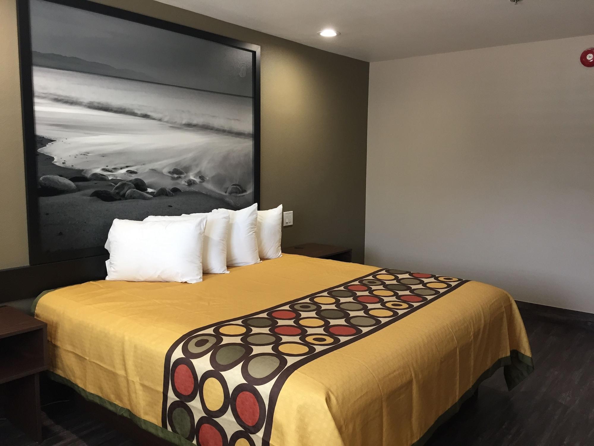 Super 8 By Wyndham National City Chula Vista Εξωτερικό φωτογραφία