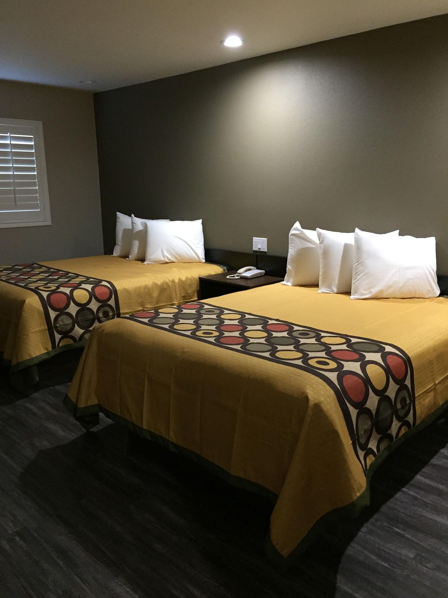 Super 8 By Wyndham National City Chula Vista Εξωτερικό φωτογραφία