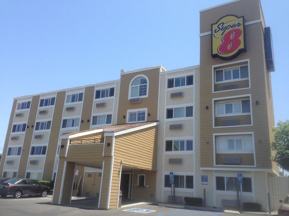 Super 8 By Wyndham National City Chula Vista Εξωτερικό φωτογραφία
