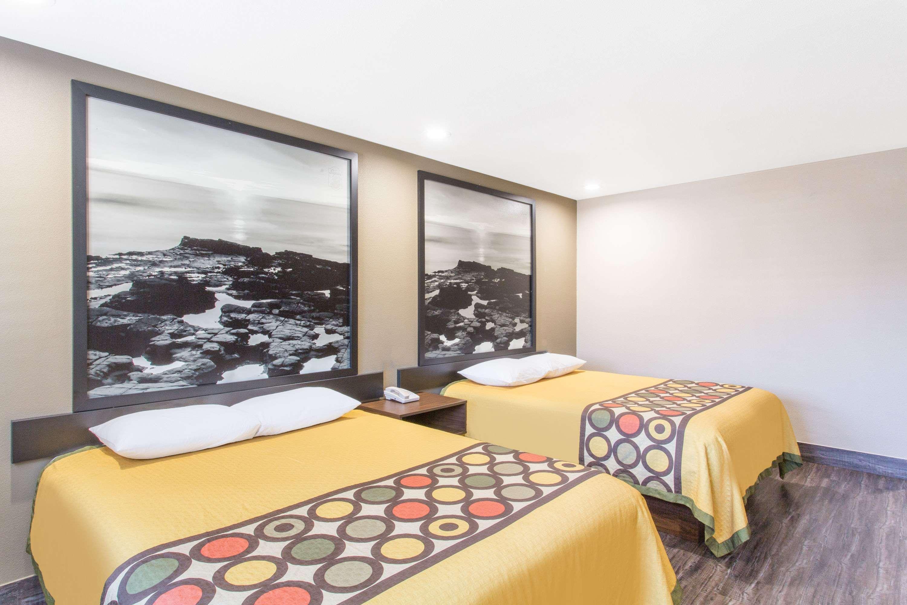 Super 8 By Wyndham National City Chula Vista Εξωτερικό φωτογραφία