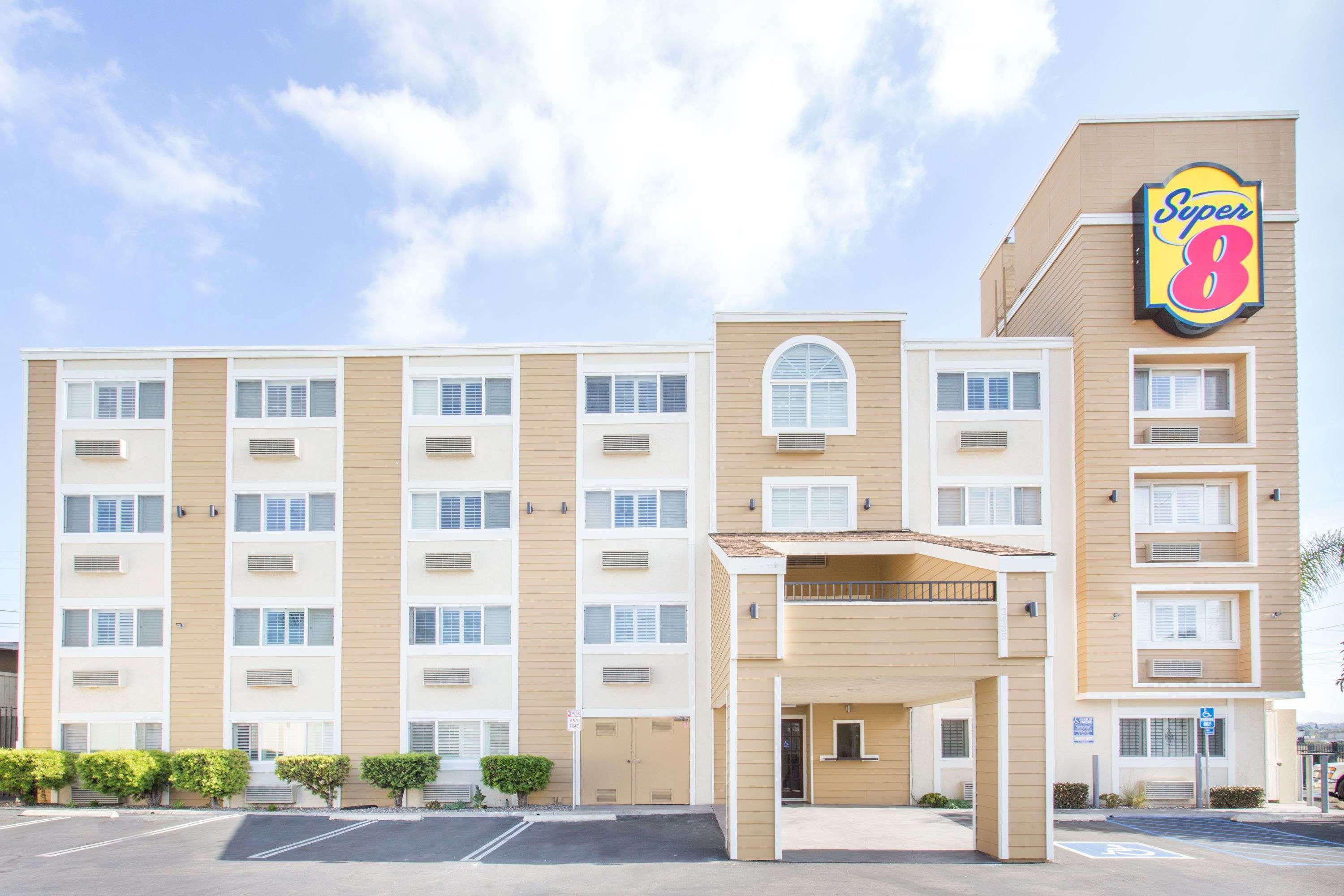Super 8 By Wyndham National City Chula Vista Εξωτερικό φωτογραφία