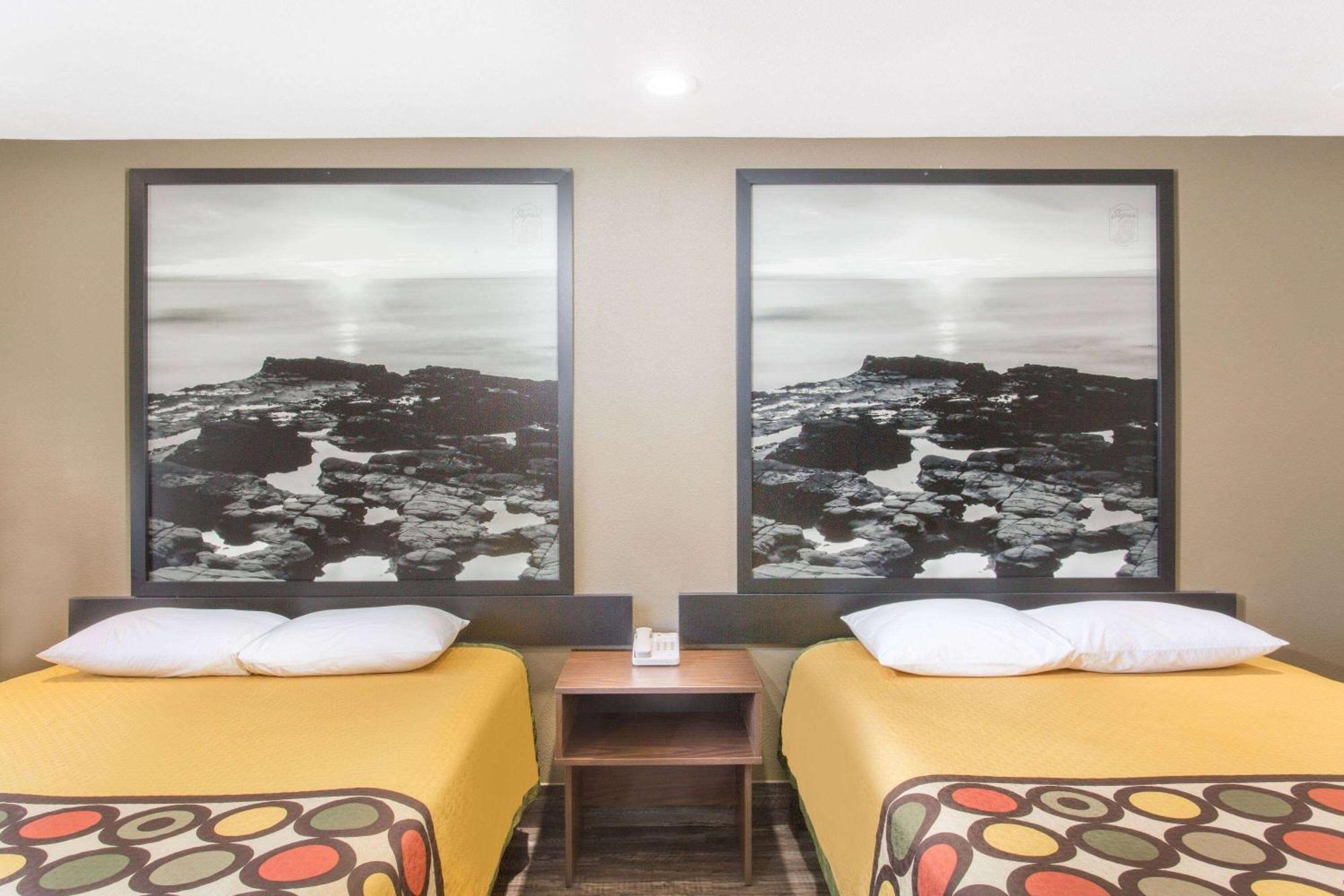 Super 8 By Wyndham National City Chula Vista Εξωτερικό φωτογραφία