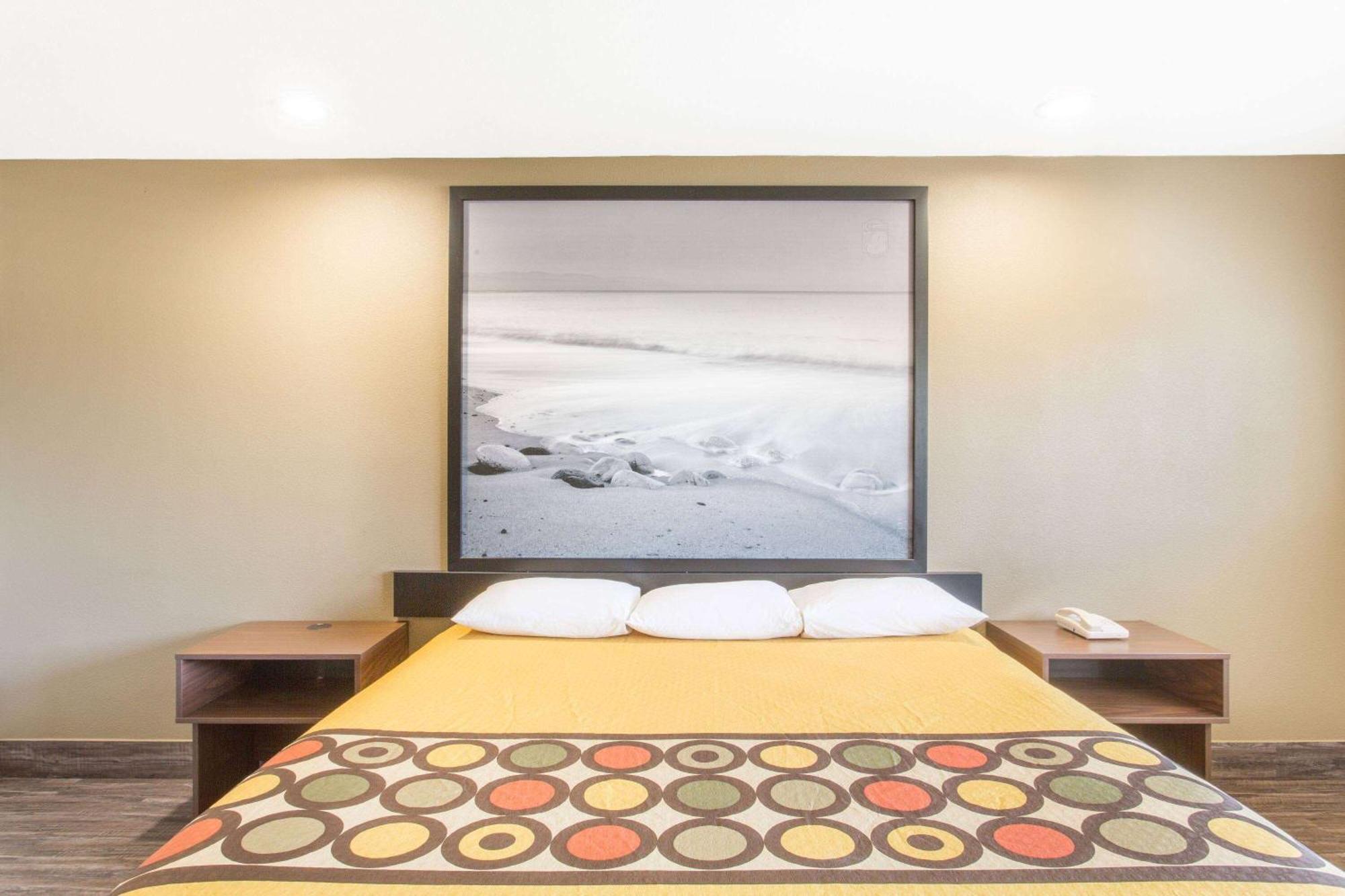Super 8 By Wyndham National City Chula Vista Εξωτερικό φωτογραφία