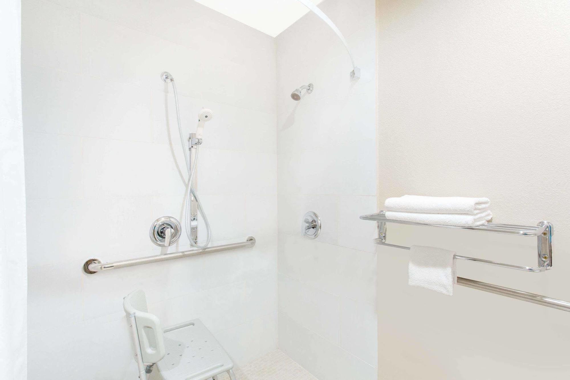 Super 8 By Wyndham National City Chula Vista Εξωτερικό φωτογραφία